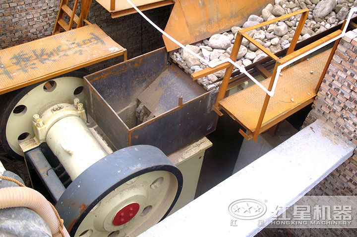 顎式破碎機(jī)、給料機(jī)